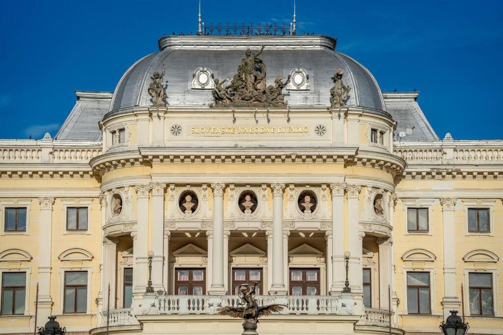 Sukromny Staromestsky Apartman V Uzasnej Lokalite/Cozy Old-Town Apartment In A Great Neighborhood براتسيلافا المظهر الخارجي الصورة