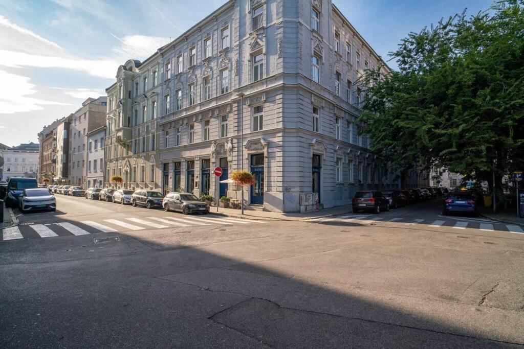 Sukromny Staromestsky Apartman V Uzasnej Lokalite/Cozy Old-Town Apartment In A Great Neighborhood براتسيلافا المظهر الخارجي الصورة